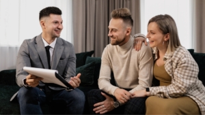 An agent teaching his clients how to save more