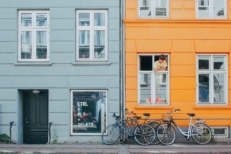 orange-and-grey-apartment-contrast