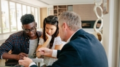 If the Stock Market Crashes, What Happens to the Real Estate and Mortgage Industries