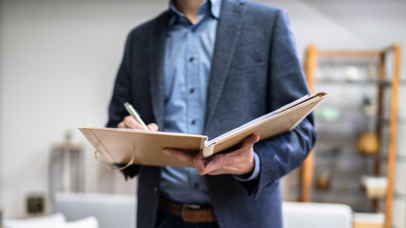 Appraiser vs Seasoned Agent: Whose Value Estimate Is More Accurate?