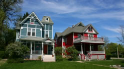 A picture of 2 houses